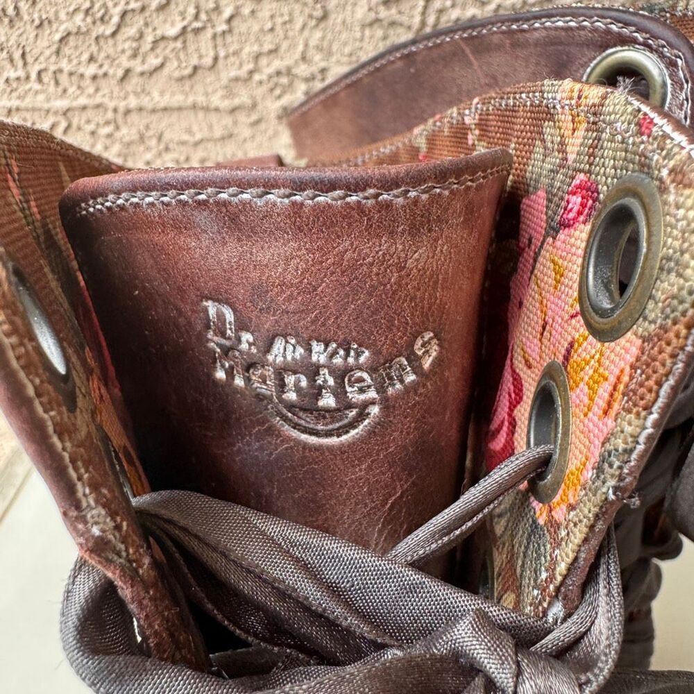 Dr. Martens Triumph Boots Womens Sz 8 Brown Pink Floral Foldover Tall Combat - Picture 11 of 16